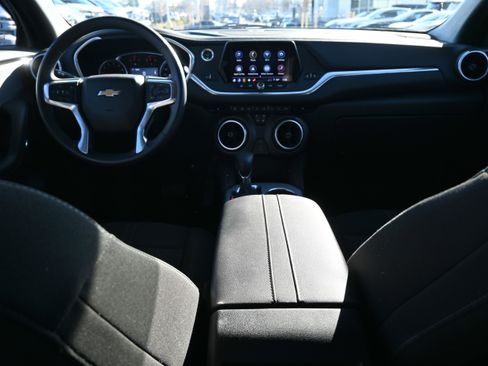 Used 2021 Chevrolet Blazer LT image 3