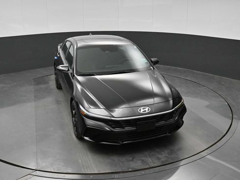 New 2026 Hyundai Elantra SEL Sport FWD image 26