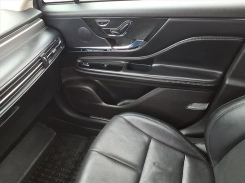 Used 2023 Lincoln Corsair Grand Touring image 21