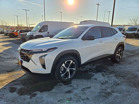 Used 2024 Chevrolet Trax RS w/ Driver Confidence Package image 8