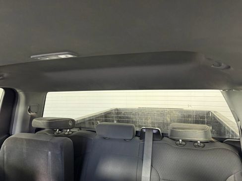 Used 2023 GMC Sierra 1500 SLE image 3