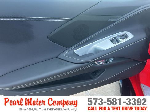 Used 2025 Chevrolet Corvette Z06 RWD image 9