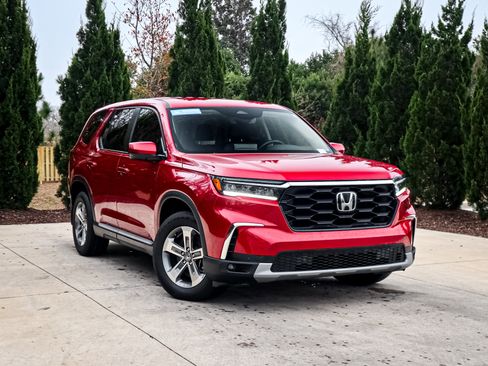 Certified 2025 Honda Pilot EX-L image 2