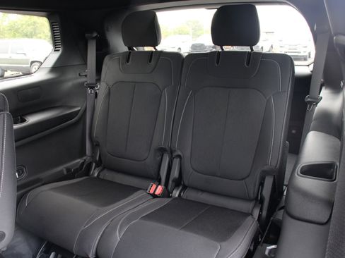 New 2025 Jeep Grand Cherokee L Laredo image 24