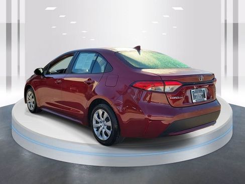 Used 2022 Toyota Corolla LE image 4