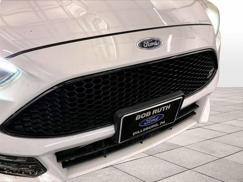 Used 2017 Ford Focus ST FWD image 29