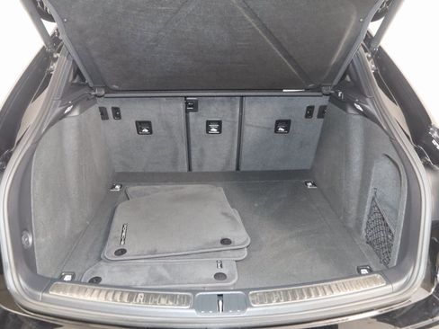 Used 2025 Porsche Macan image 58