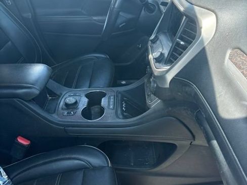 Used 2021 GMC Acadia Denali w/ Denali Ultimate Package AWD/4WD image 17
