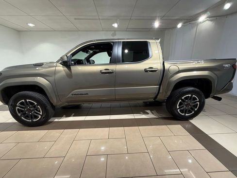 Used 2025 Toyota Tacoma TRD Sport w/ TRD Sport Premium Package AWD/4WD image 2