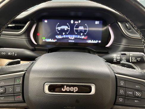 Used 2021 Jeep Grand Cherokee L Limited image 37