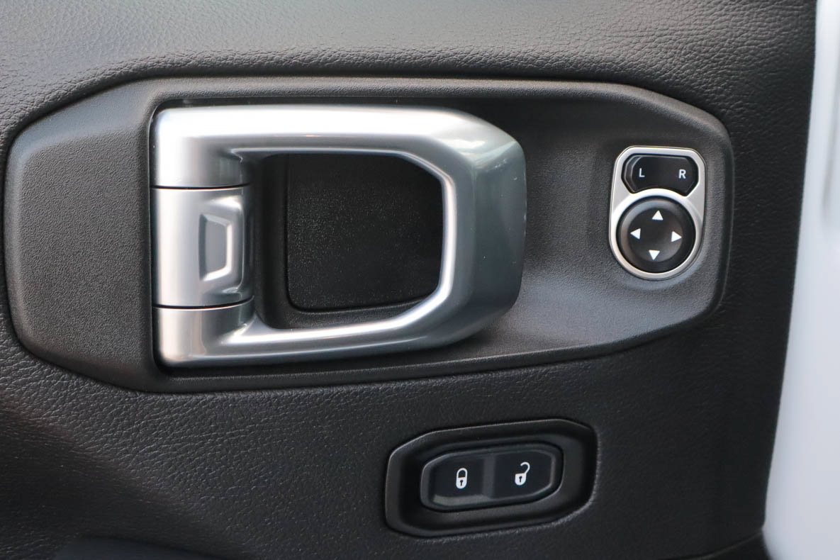 Used 2023 Jeep Gladiator Rubicon AWD/4WD image 19