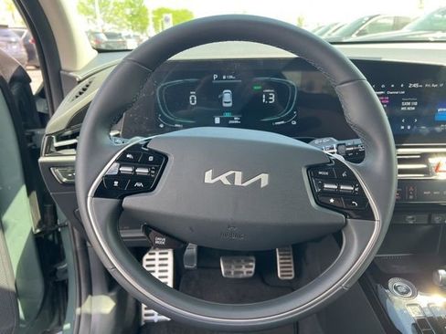 Certified 2024 Kia Niro EX Touring image 14