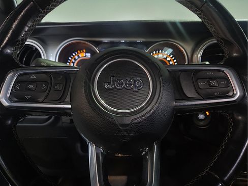 Used 2020 Jeep Wrangler Unlimited Sahara AWD/4WD image 25