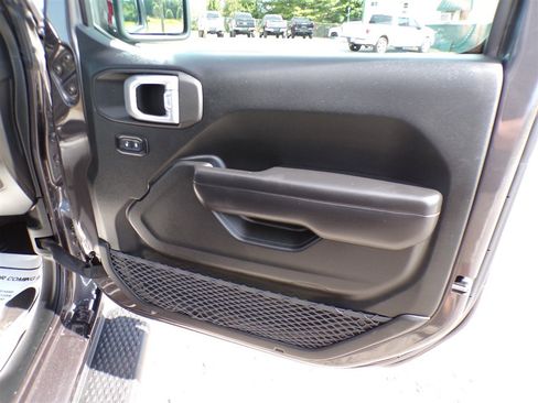 Used 2020 Jeep Wrangler Unlimited Sport image 28