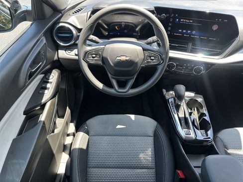 Used 2026 Chevrolet Trax LT FWD image 17