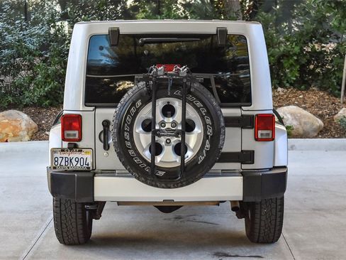 Used 2015 Jeep Wrangler Unlimited Sahara image 5