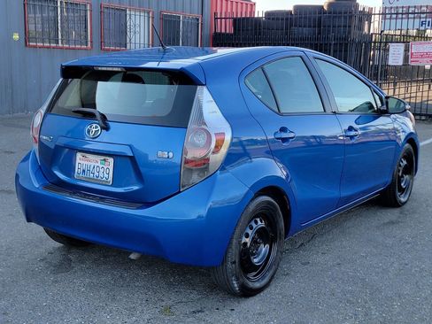 Used 2013 Toyota Prius C Two image 5