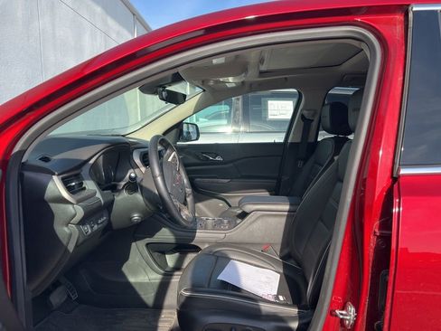 Used 2023 GMC Acadia Denali w/ Denali Ultimate Package AWD/4WD image 8