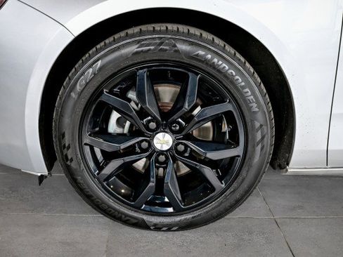 Used 2019 Chevrolet Impala LT FWD image 42