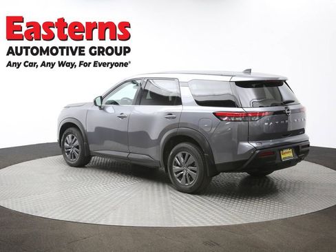 Used 2024 Nissan Pathfinder S image 63