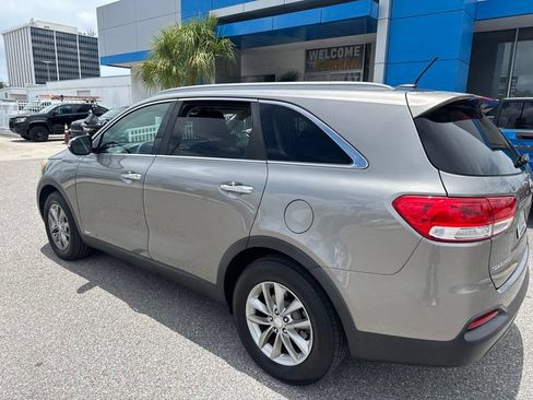 Used 2017 Kia Sorento AWD image 6