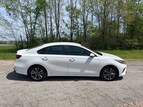 Used 2024 Kia Forte LXS image 6