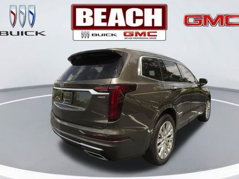 Used 2020 Cadillac XT6 Premium Luxury w/ Platinum Package FWD image 3