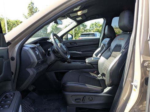 Used 2023 Nissan Pathfinder Rock Creek AWD/4WD image 15