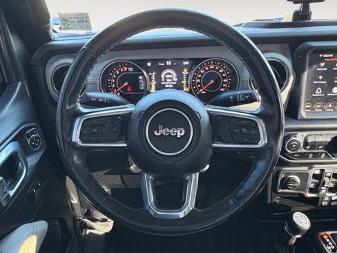Used 2021 Jeep Gladiator Overland image 12
