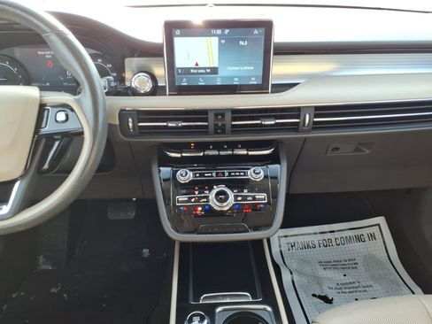 Used 2020 Lincoln Corsair Standard w/ Premium Package image 13