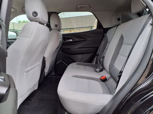 Used 2025 Chevrolet TrailBlazer LT FWD image 16