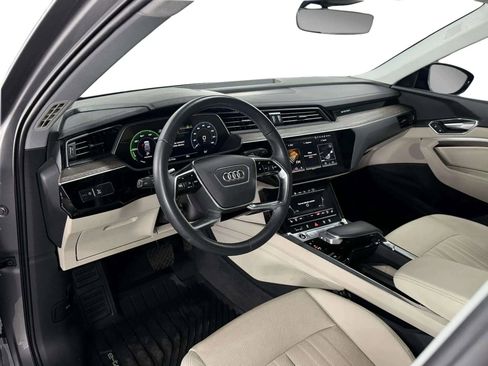 Used 2022 Audi e-tron Premium Plus image 9