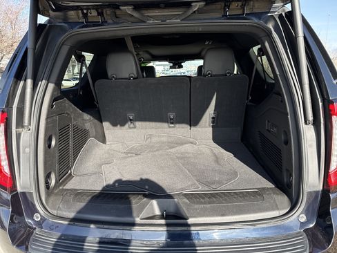 Used 2023 GMC Yukon XL SLT w/ SLT Premium Package image 24