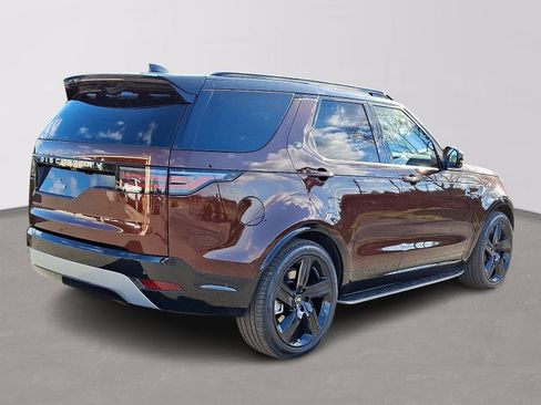 New 2026 Land Rover Discovery Limited Edition image 3