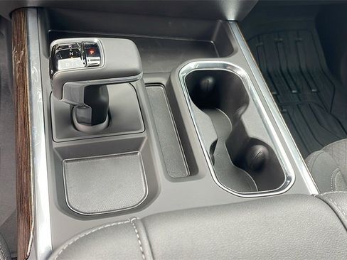 New 2026 GMC Sierra 1500 Elevation image 18