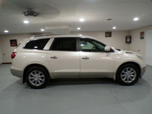 Used 2012 Buick Enclave Premium image 2