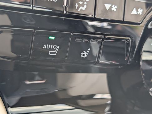 Certified 2026 Acura MDX SH-AWD w/ Technology Package image 21