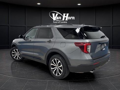 Used 2023 Ford Explorer ST-Line AWD/4WD image 3