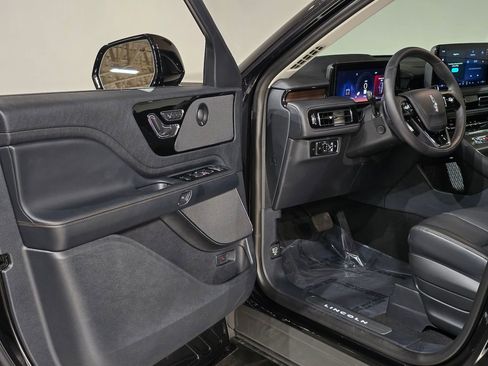 New 2026 Lincoln Aviator Reserve image 14