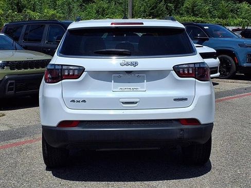 Used 2024 Jeep Compass Latitude AWD/4WD image 19