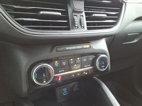 Certified 2022 Ford Escape Titanium image 22