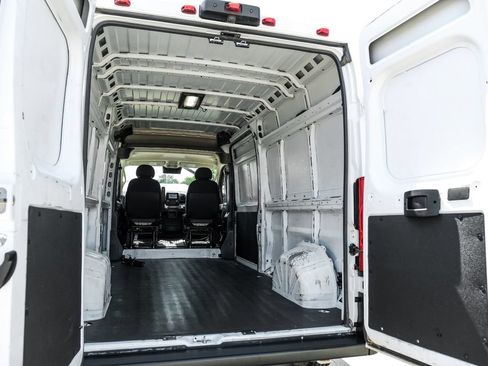Used 2023 RAM ProMaster 2500 FWD image 48