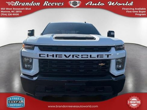 Used 2021 Chevrolet Silverado 2500 Custom w/ Custom Value Package AWD/4WD image 2