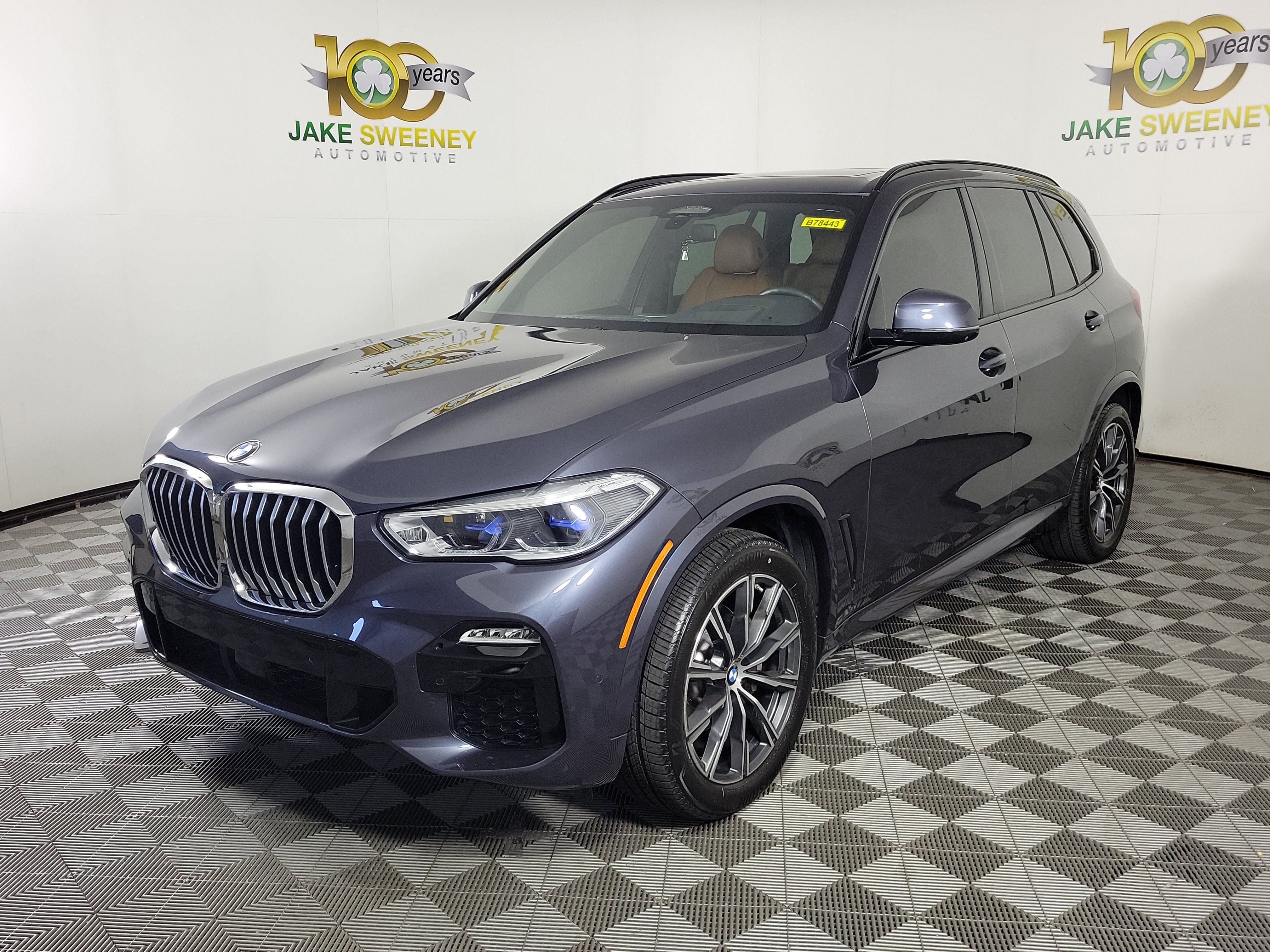 Used 2021 BMW X5 xDrive40i w/ M Sport Package AWD/4WD image 3
