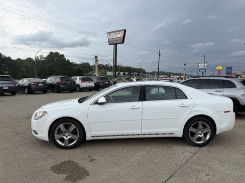 Used 2011 Chevrolet Malibu LT w/ HFV6 Engine Package FWD image 2
