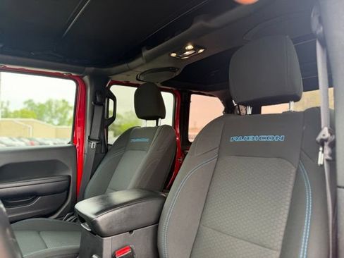 Used 2021 Jeep Wrangler Unlimited Rubicon 4xe w/ Cold Weather Group AWD/4WD image 16