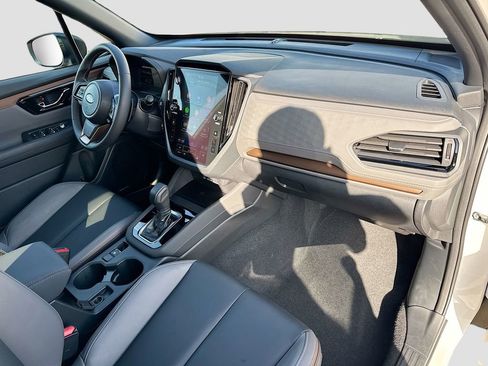 Used 2025 Subaru Forester Sport image 41