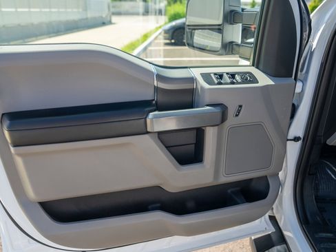Used 2018 Ford F150 XLT w/ Equipment Group 301A Mid AWD/4WD image 10