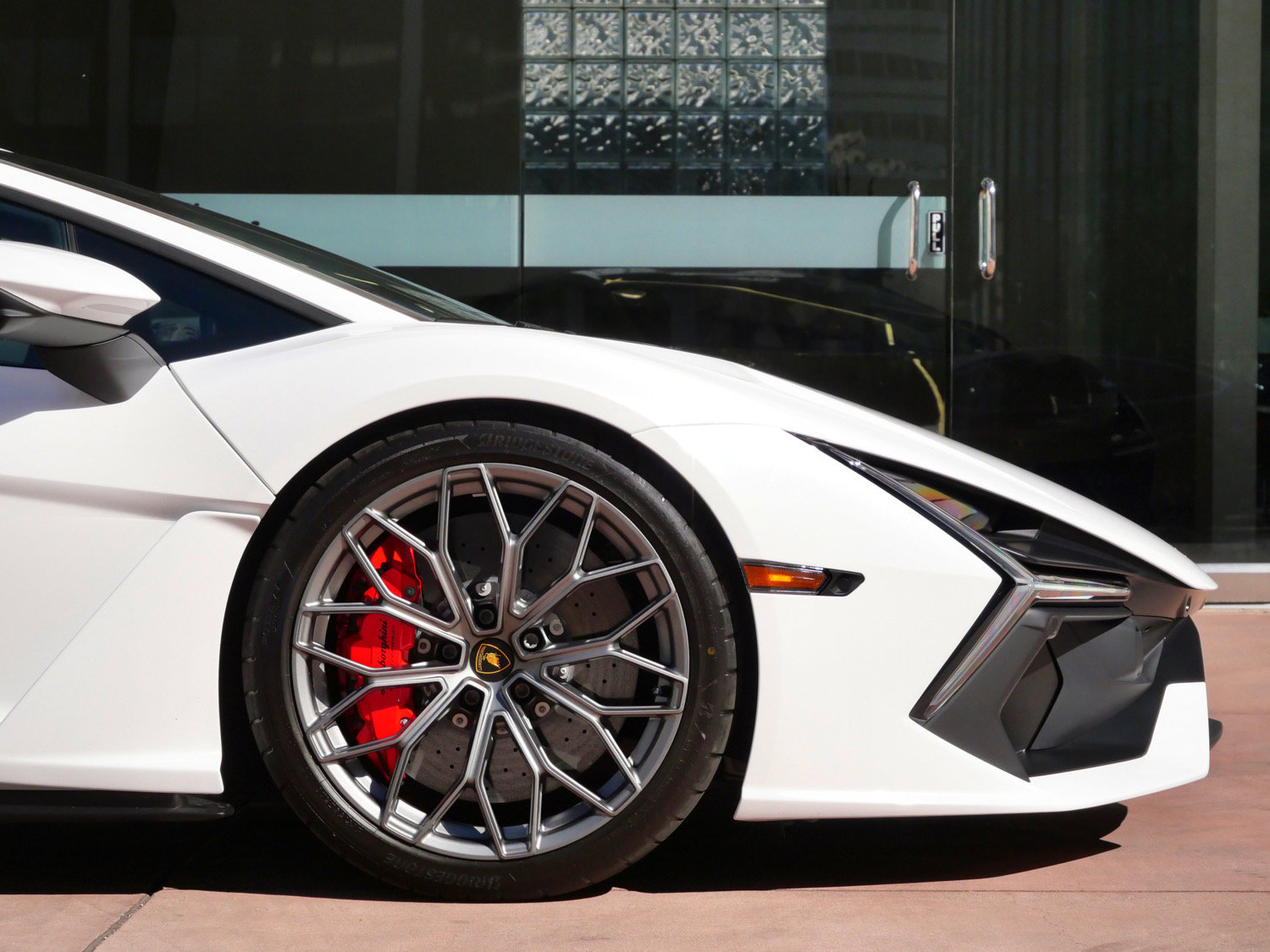 Used 2024 Lamborghini Revuelto AWD/4WD image 9