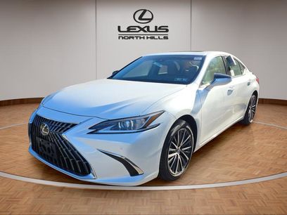 New 2025 Lexus ES 350 w/ Premium Package